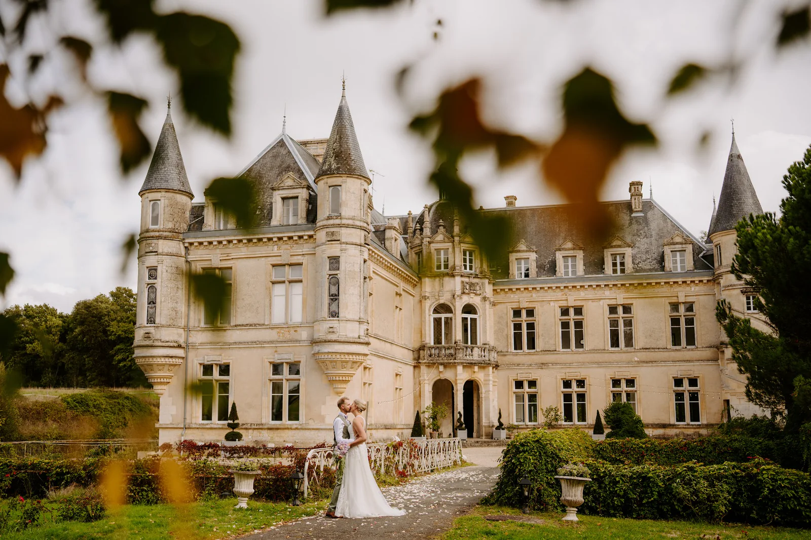 Ruth & Paul (Mr & Mrs Clark) wedding photo & video team at Château de Bourneau, Vendée, France
